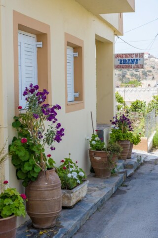 Irini Kamilari apartments, the entrance